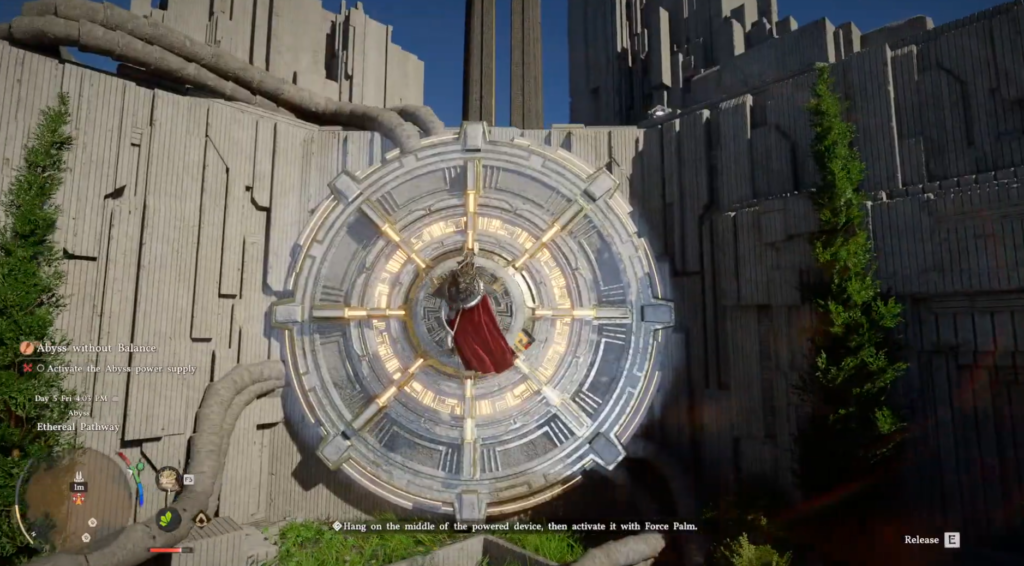 Кратос из God of War идет по коридору с шипами