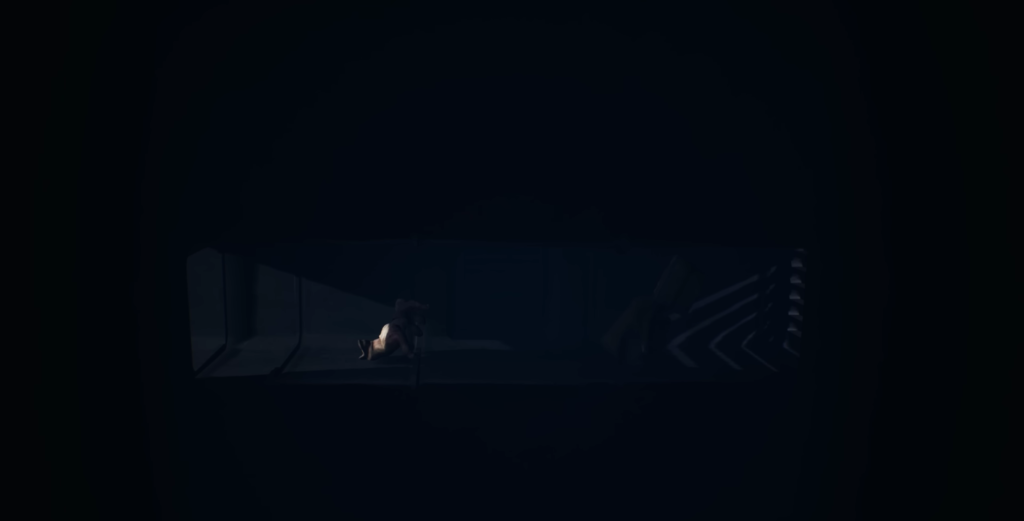 Маленькая девочка ползёт по тёмному коридору